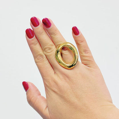 Anello Forma Ovoidale Irregolare – Design Scultoreo Moderno