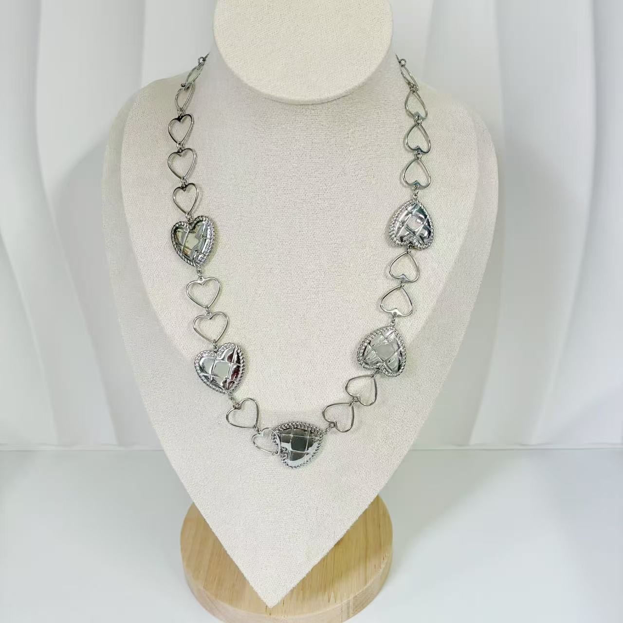 (C202)Collana cuori girocollo in acciaio inox