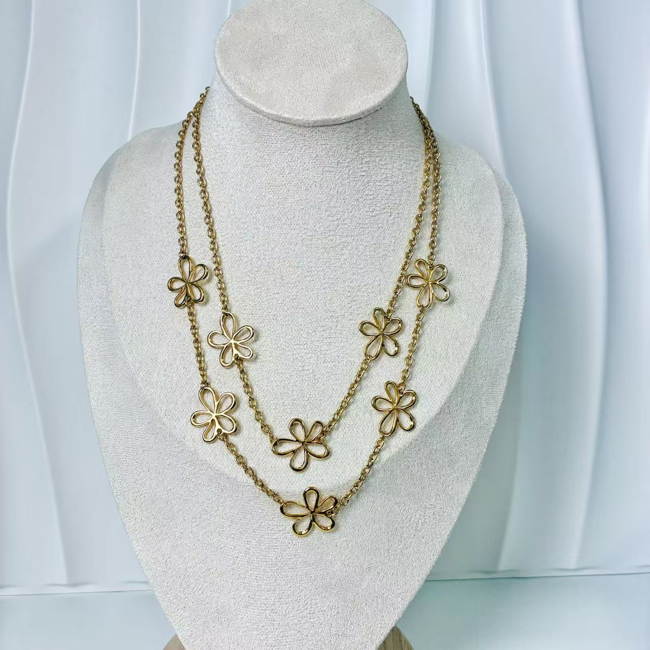 (C240)Collana doppio filo con fiori in acciaio inox