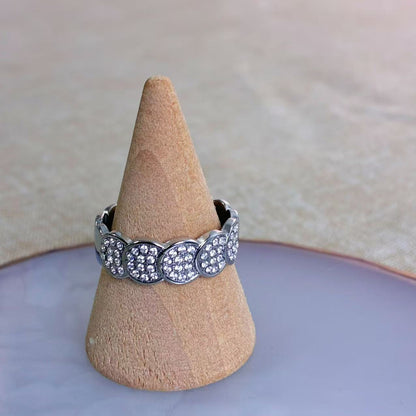 Anello “Cerchi di Luce” – Eleganza che brilla
