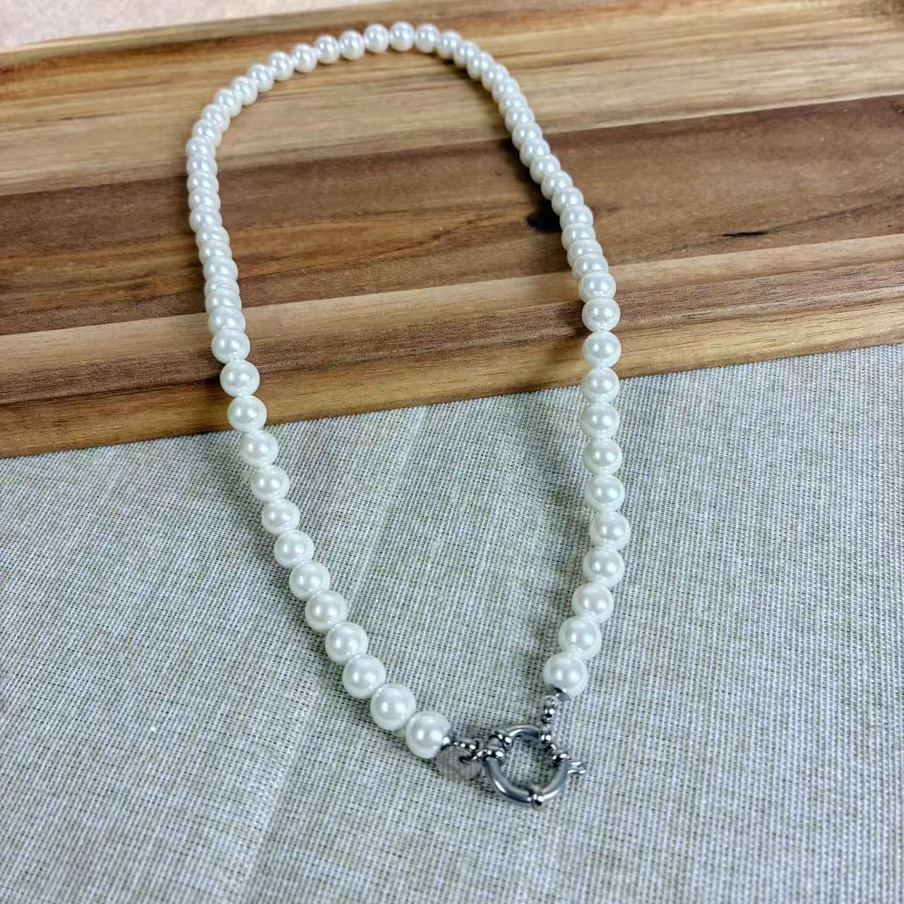 Collana “Perla Moderna”