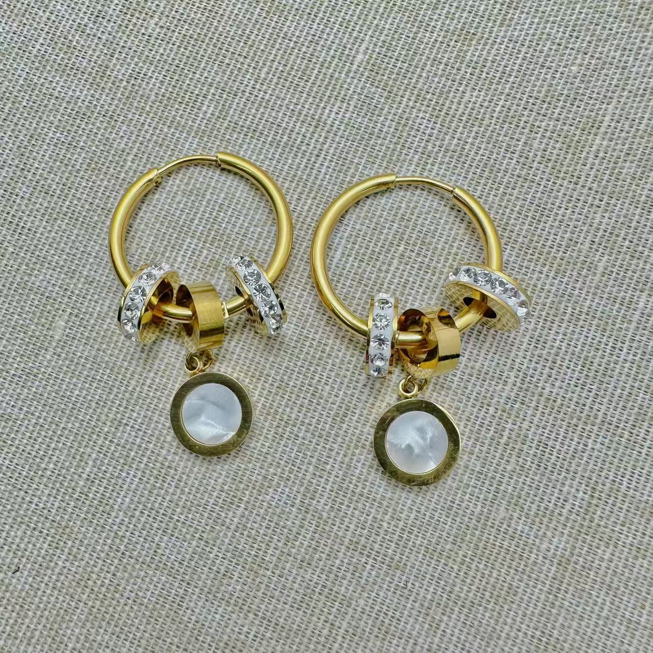 (O161)Orecchini cerchietti con ciondolo