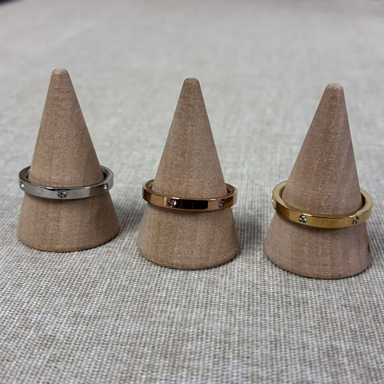 Anello “Linea di Eleganza”