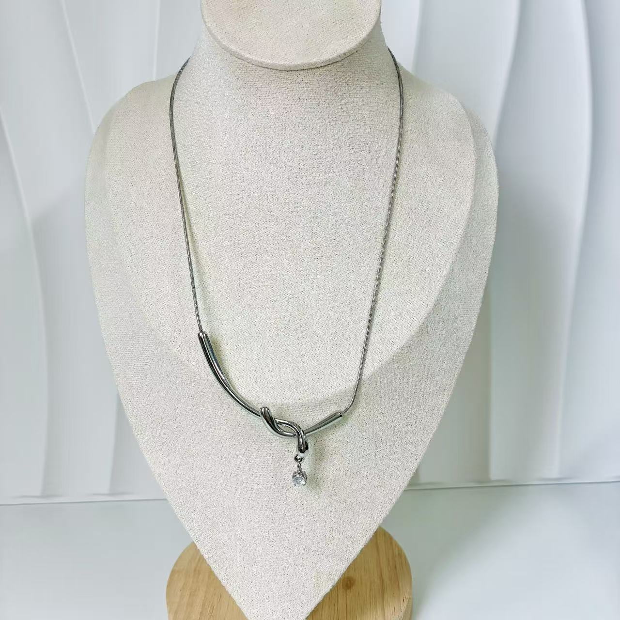 (C248)Collana con ciondolo punto luce in acciaio inox