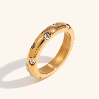 Anello “Costellazione Morbida” – Brillantezza Diffusa su Linee Avvolgenti