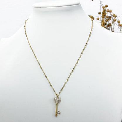 Collana con Ciondolo Chiave & Cuore – Stile Romantico e Luminoso