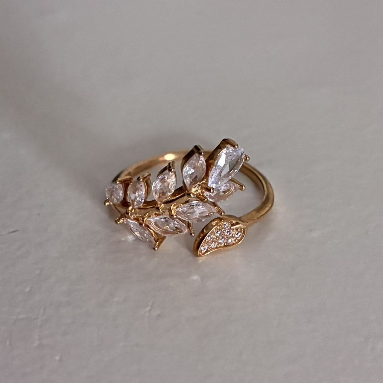 Anello Foglia di Cristallo