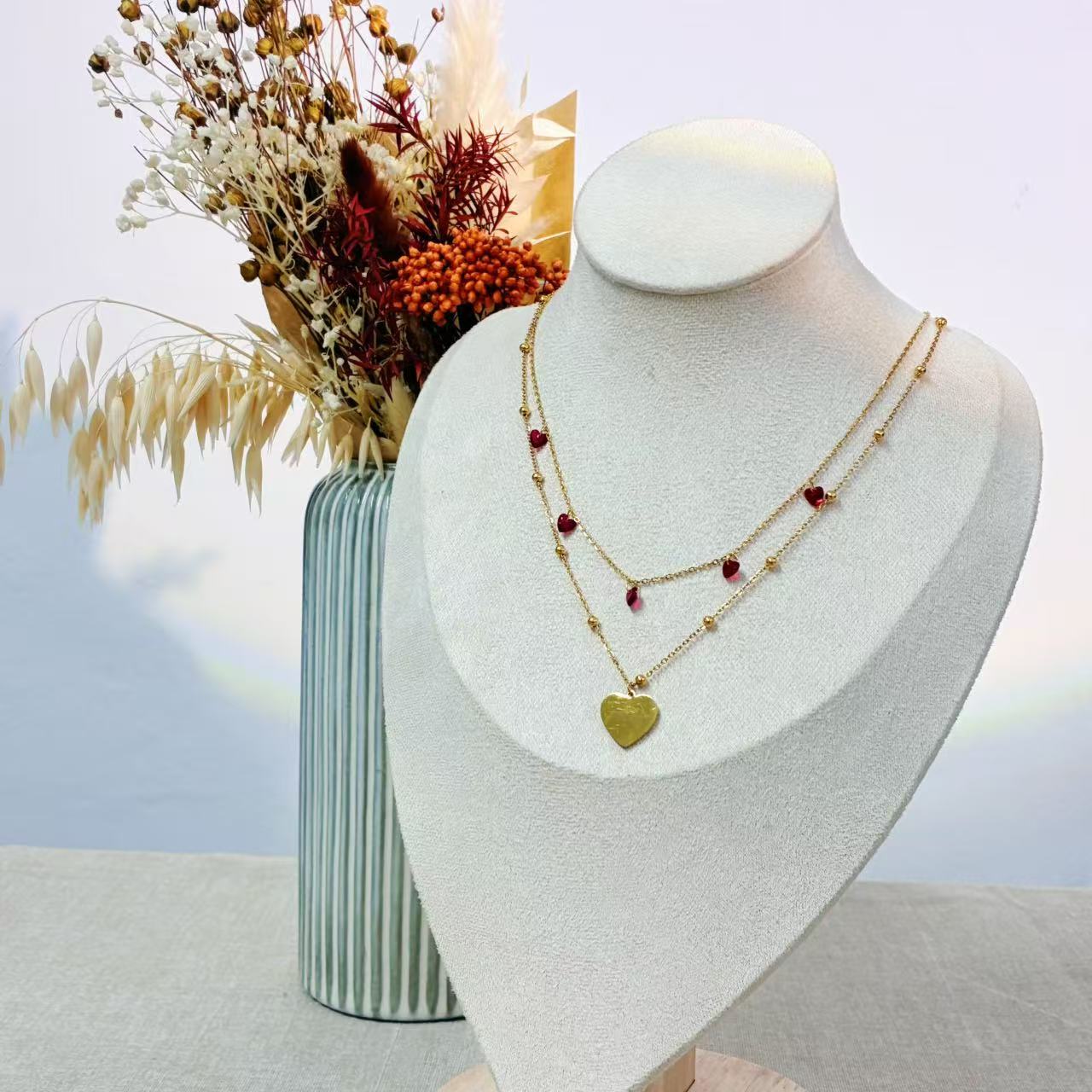 Collana “Amore Dorato” – Acciaio Inossidabile & Cristalli Rossi a Cuore