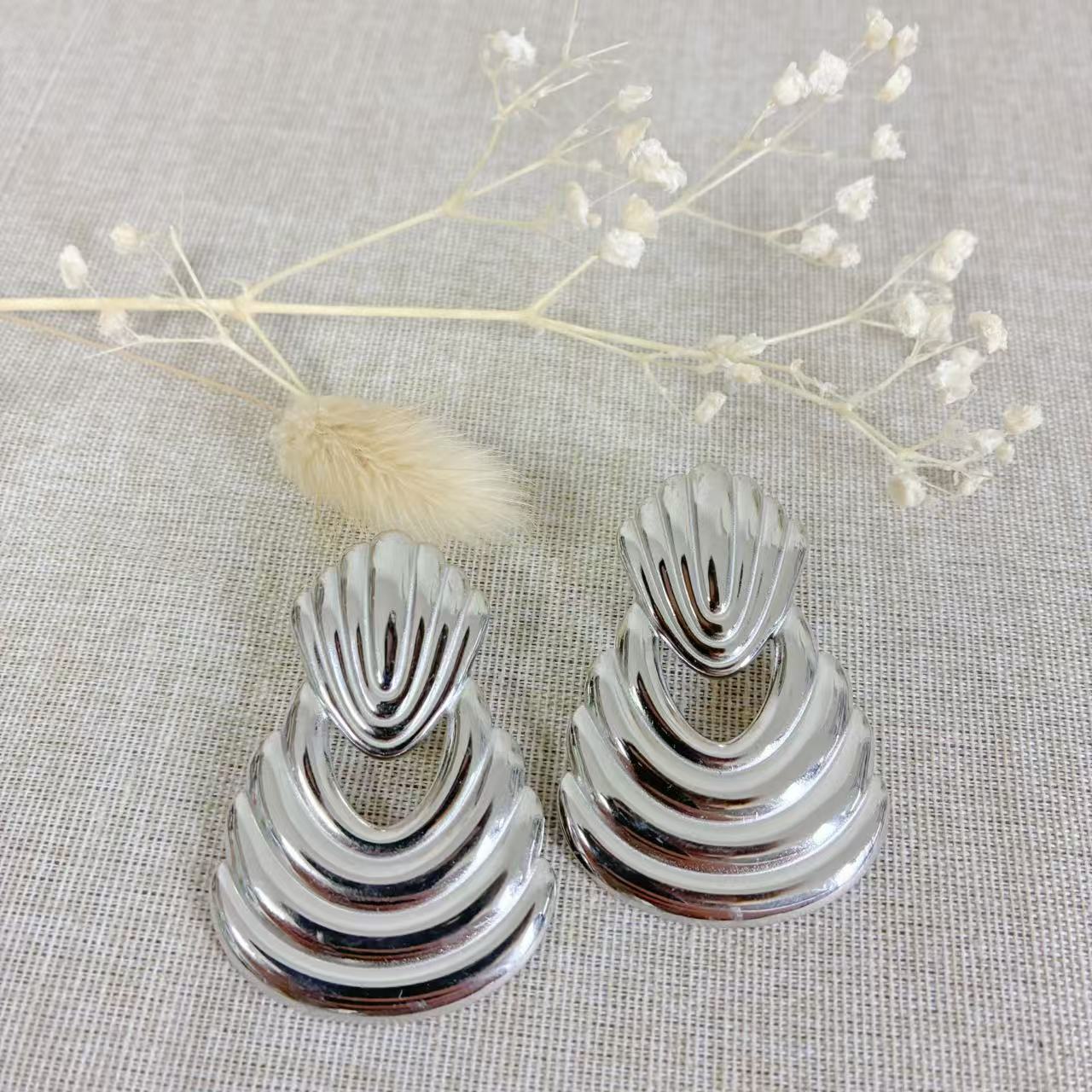 (O231)Orecchini vintage a ventaglio