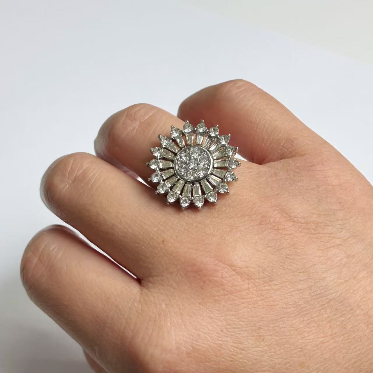 Anello Fiore di Zirconi – Acciaio Inossidabile