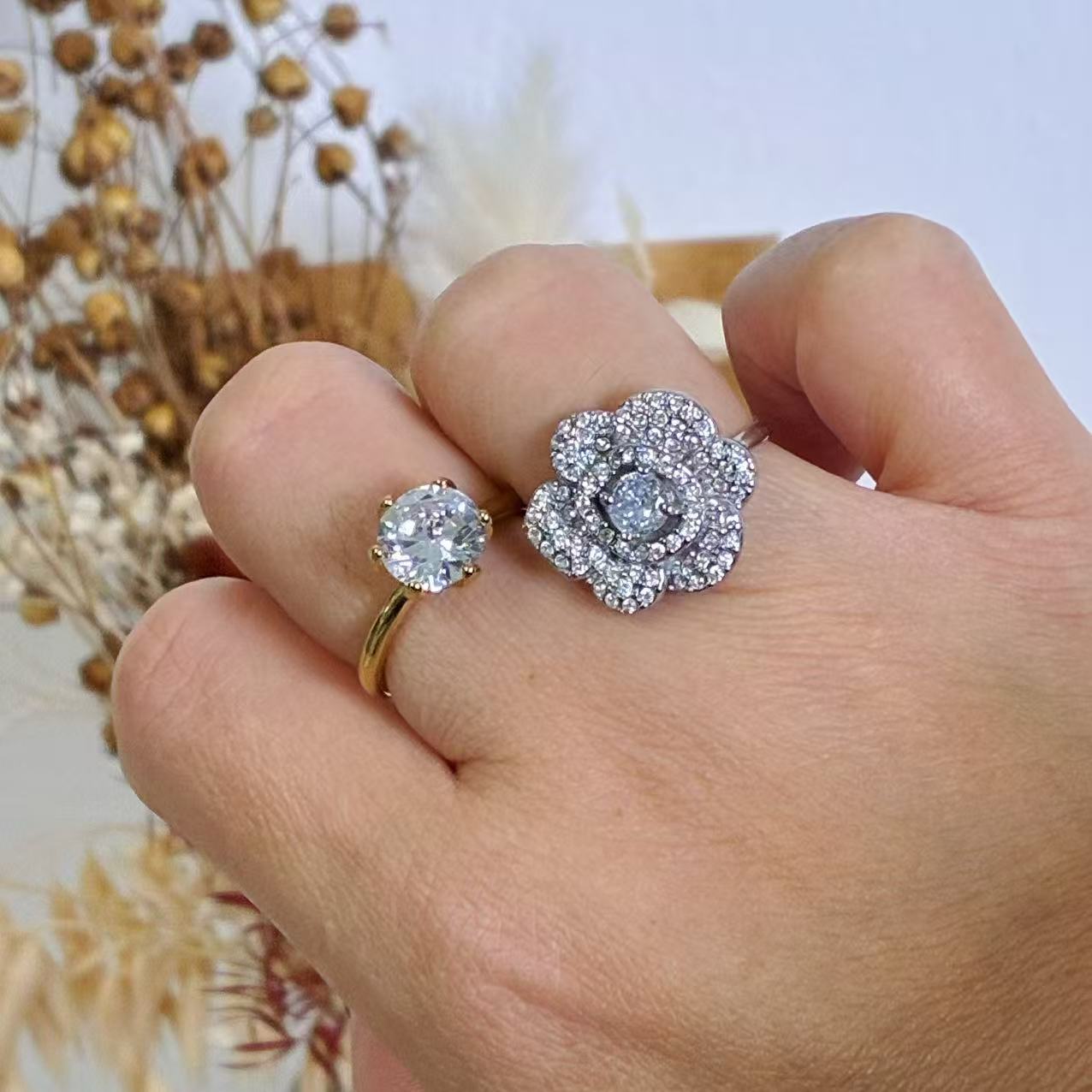 Anello “Fiore di Cristallo” – Raffinatezza che Sboccia