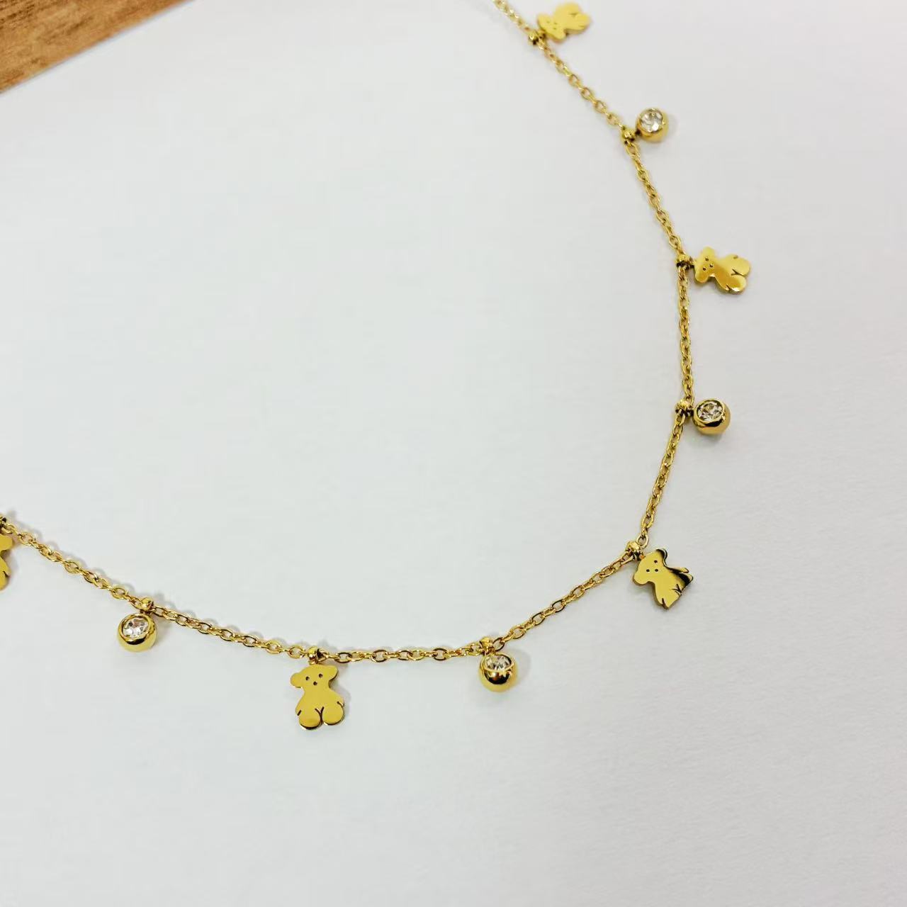 Collana “Dolce Orsetto” – Tenerezza e Stile Quotidiano