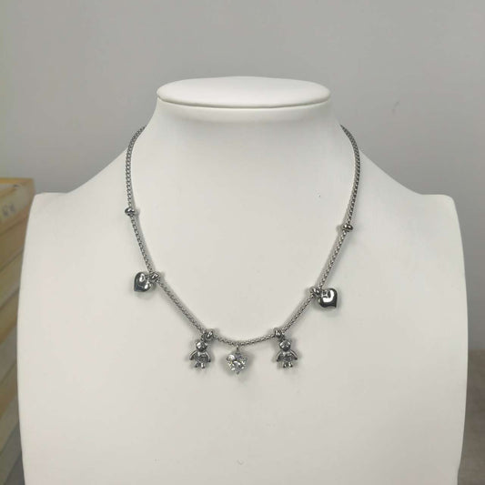 Collana “Dolly Charms” – Tenerezza Brillante e Stile Moderno