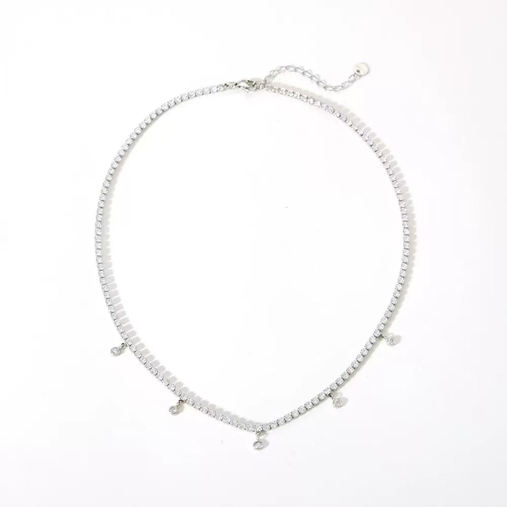 Collana Tennis con Pendenti – Eleganza Delicata e Luminosità Quotidiana