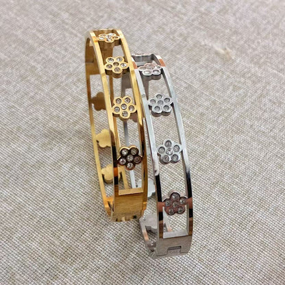 Bracciale rigido con 5 petali strass con la chiusura laterale