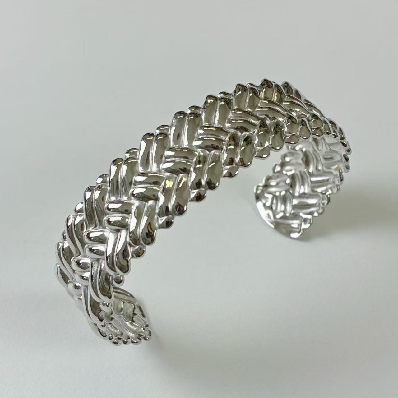 Bracciali semirigidi