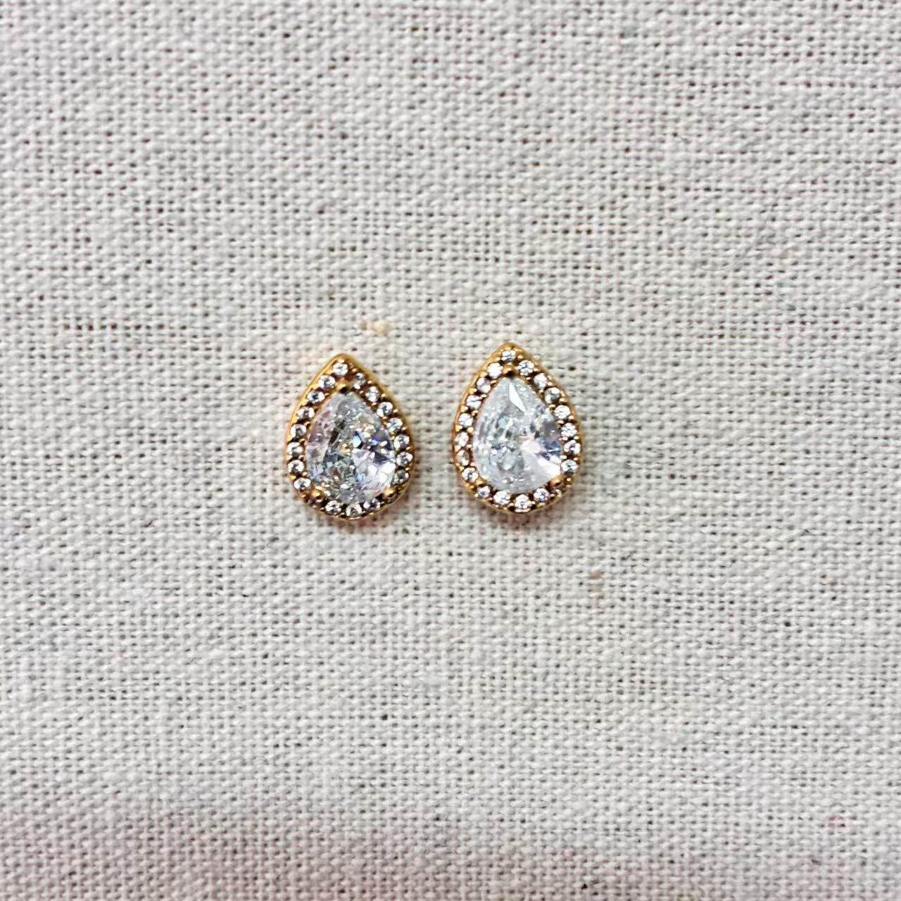 Orecchini "Goccia di Splendore" – Stud con Halo di Cristalli