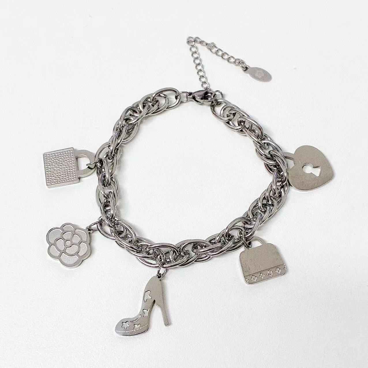 Vari bracciali inox
