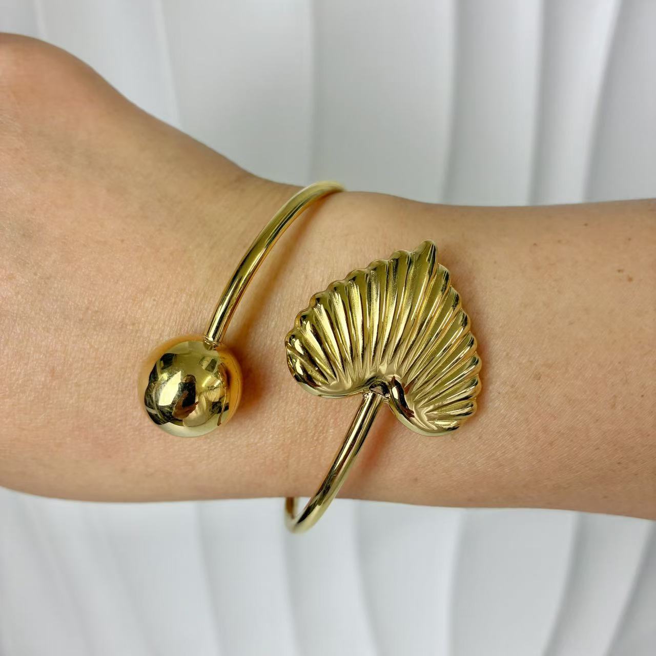 (B153)Bracciale semirigido donna cuore luminoso in acciaio inox