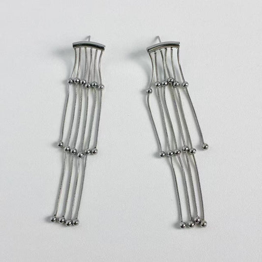 Orecchini Pendenti con Fili Sottili e Sfere