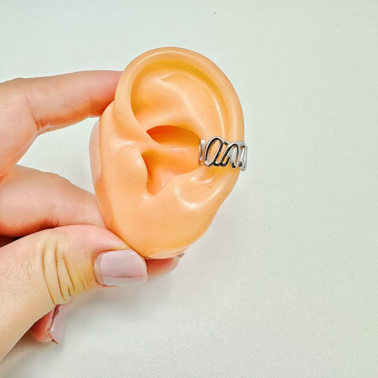 (E044)Ear cuff