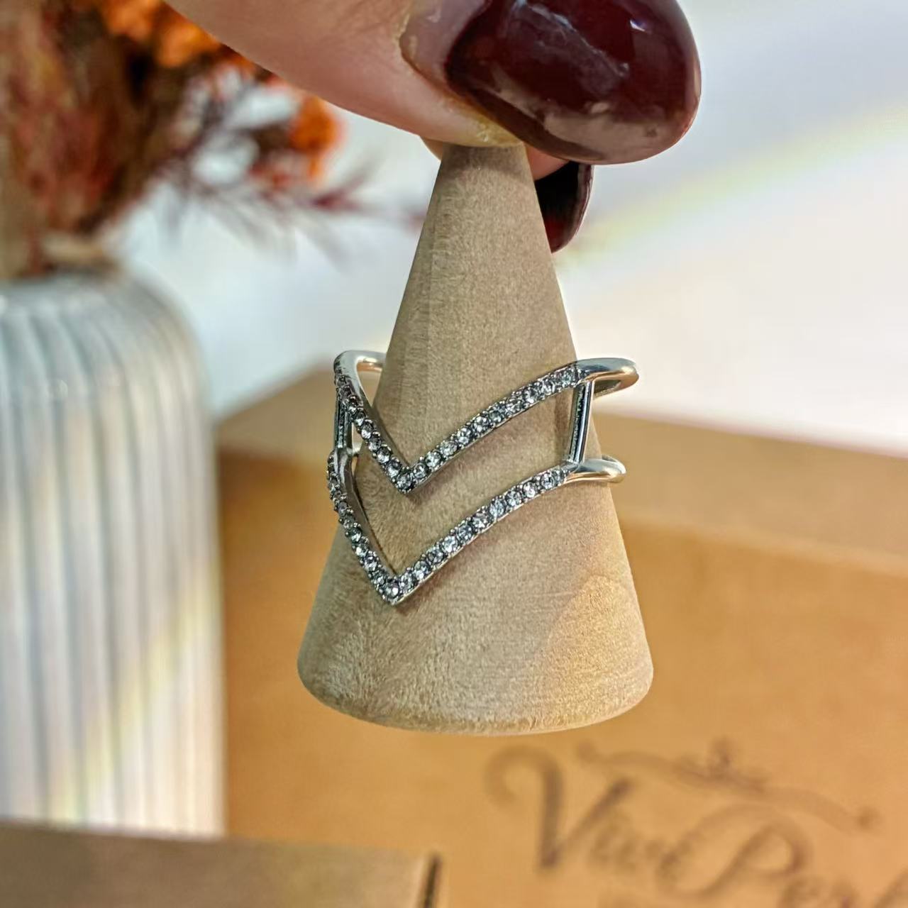 Anello “Doppia V”