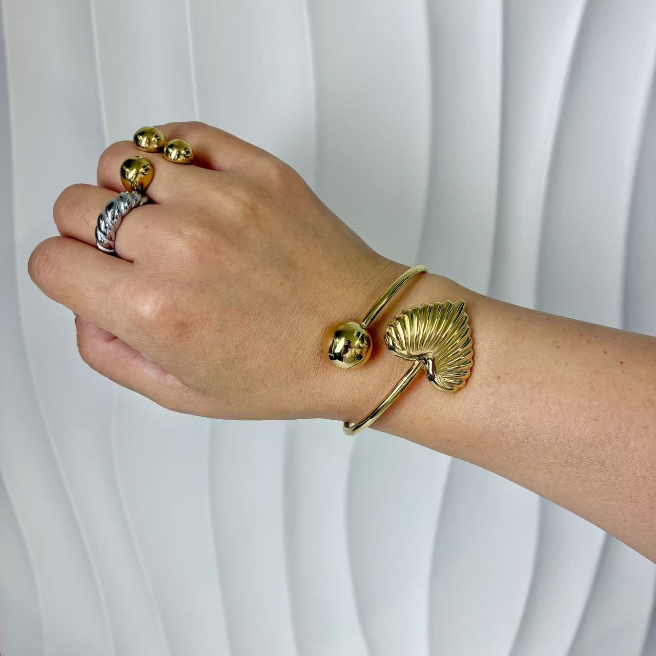 (B153)Bracciale semirigido donna cuore luminoso in acciaio inox