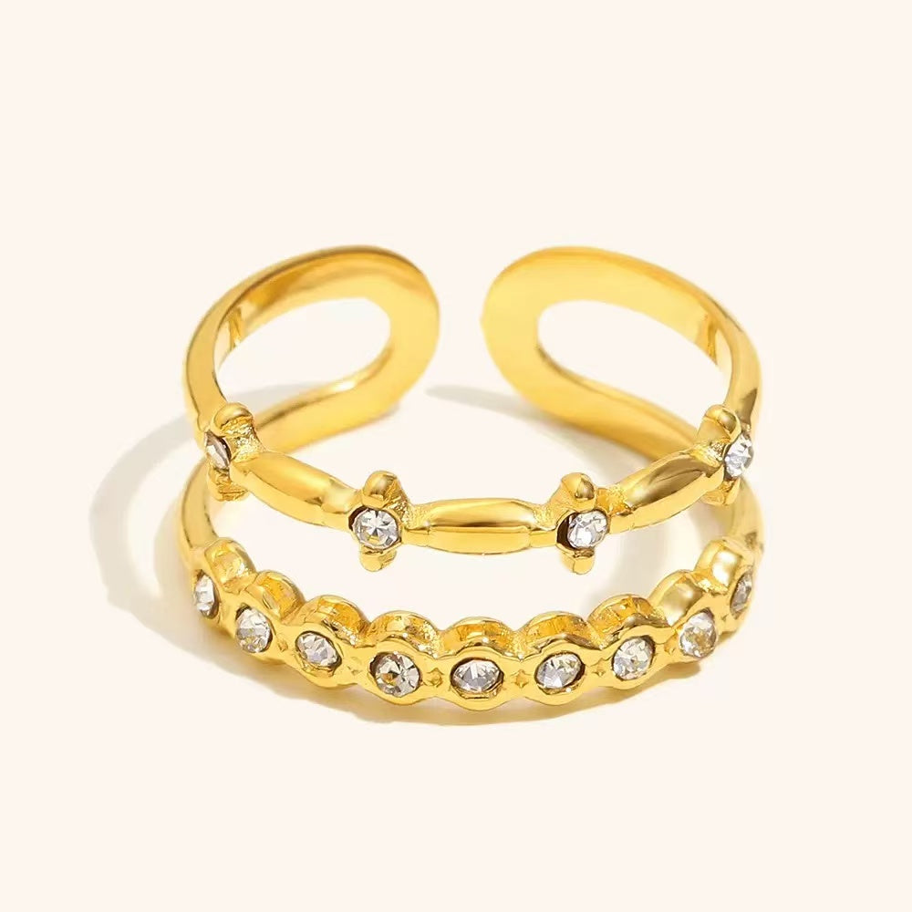 Anello “Doppio Respiro” – Movimento Intrecciato dal Fascino Raffinato