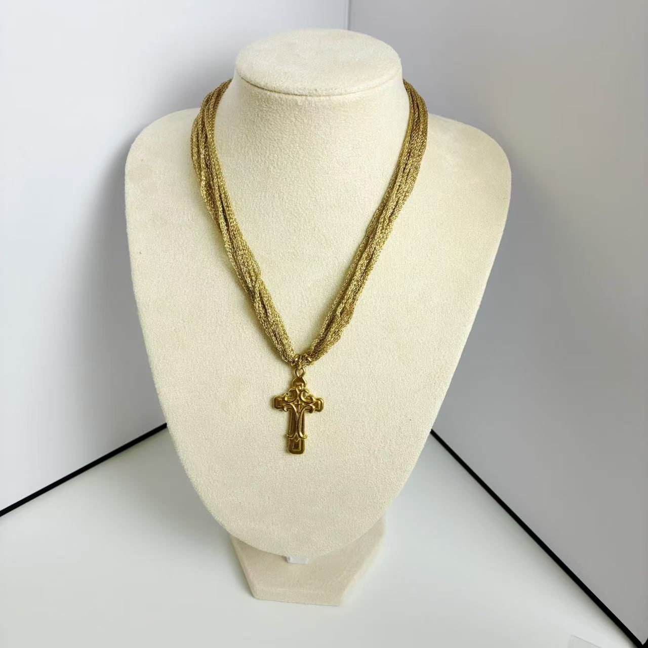 (C373)Collana a Treccia con Croce