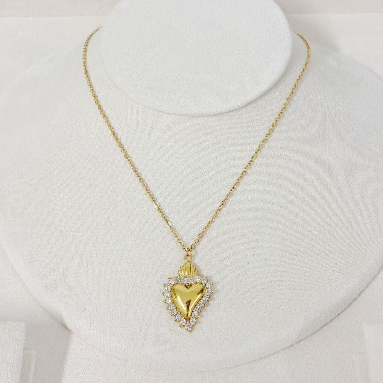 Collana “Cuore Divino”