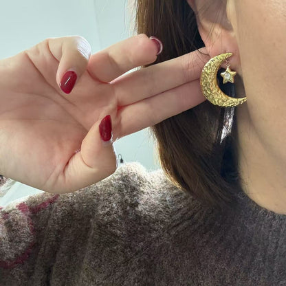 Orecchini “Luna & Stella Dorata” – Eleganza Celestiale e Charme Brillante