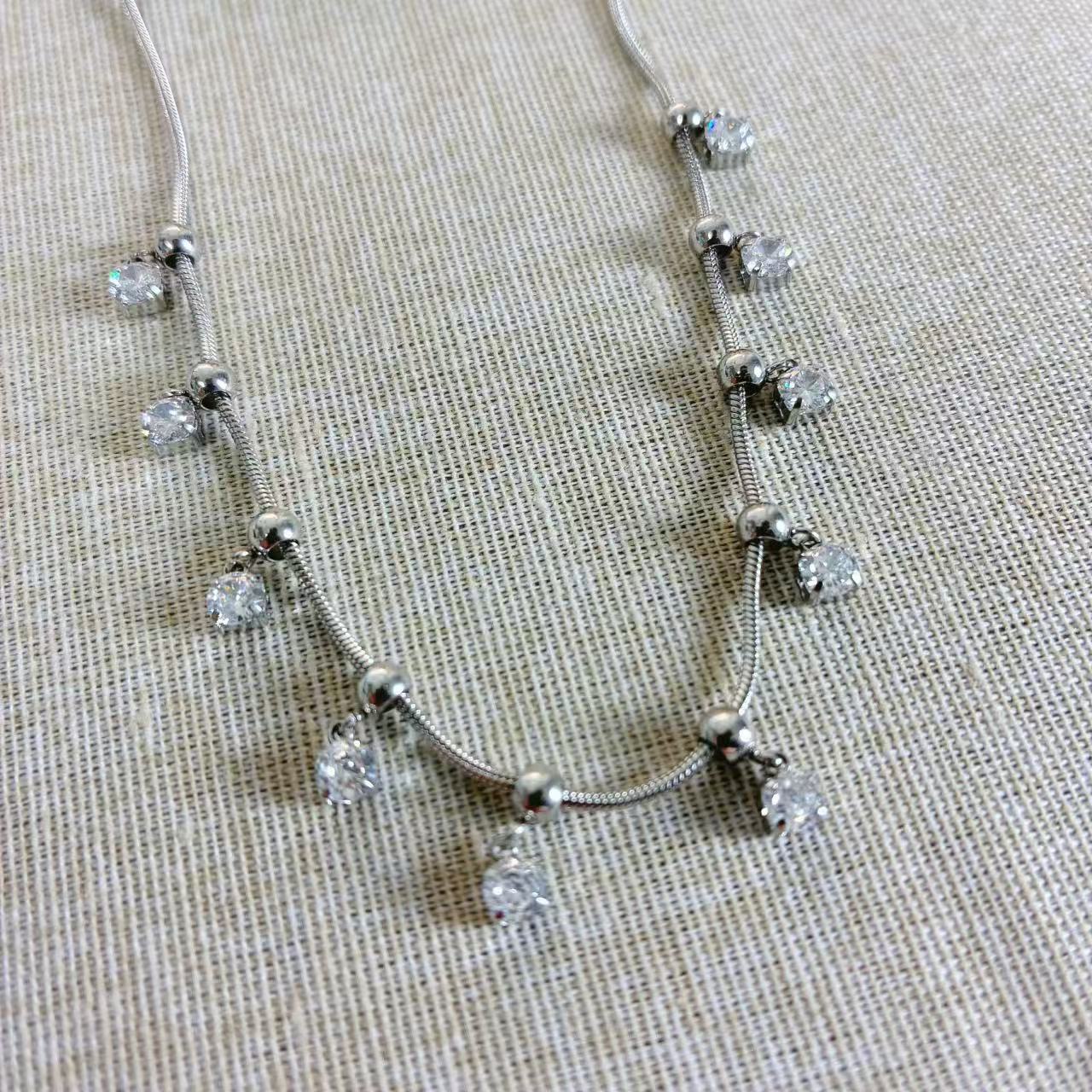 Collana “Gocce” – Il ritmo della luce