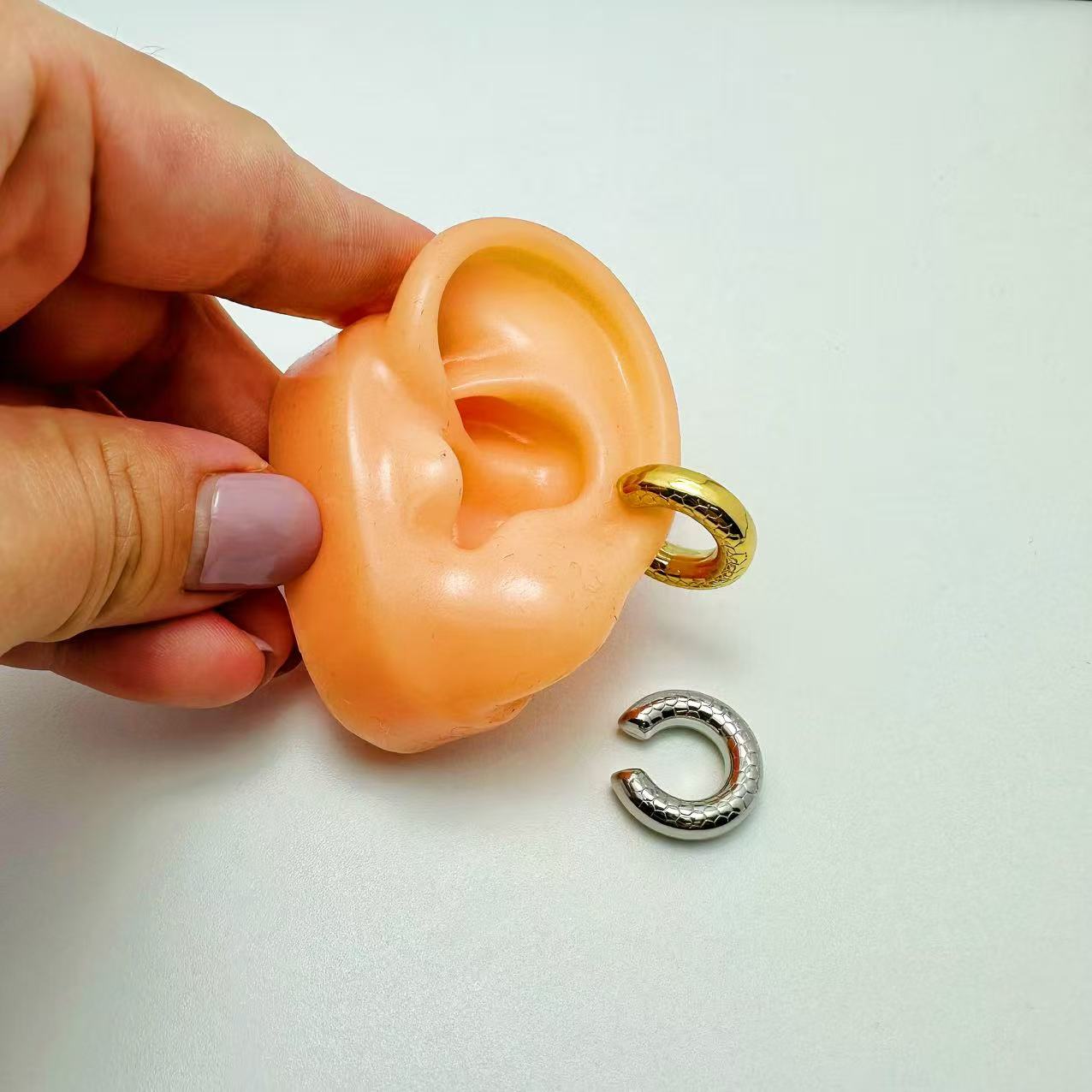 (E027)Orecchino cuff piccolo