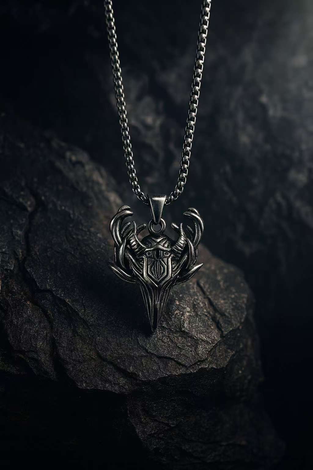 (C341)Collana Uomo Pendente con Teschio Cornuto