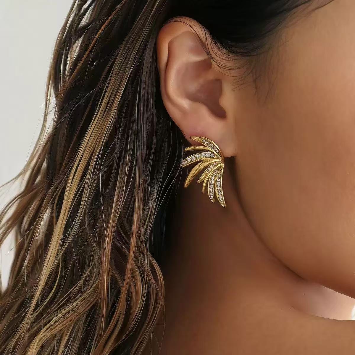 Orecchini Ventaglio Brillante — Eleganza Scultorea e Fascino Luminoso