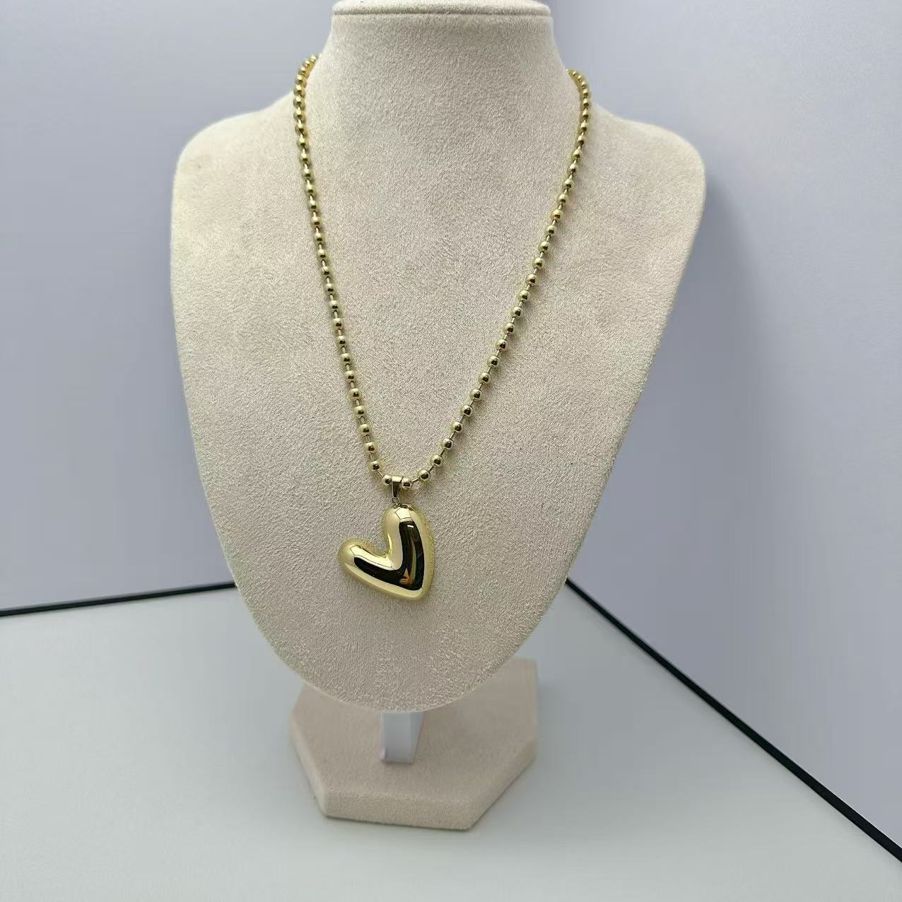 (C299)Collana cuore bombato