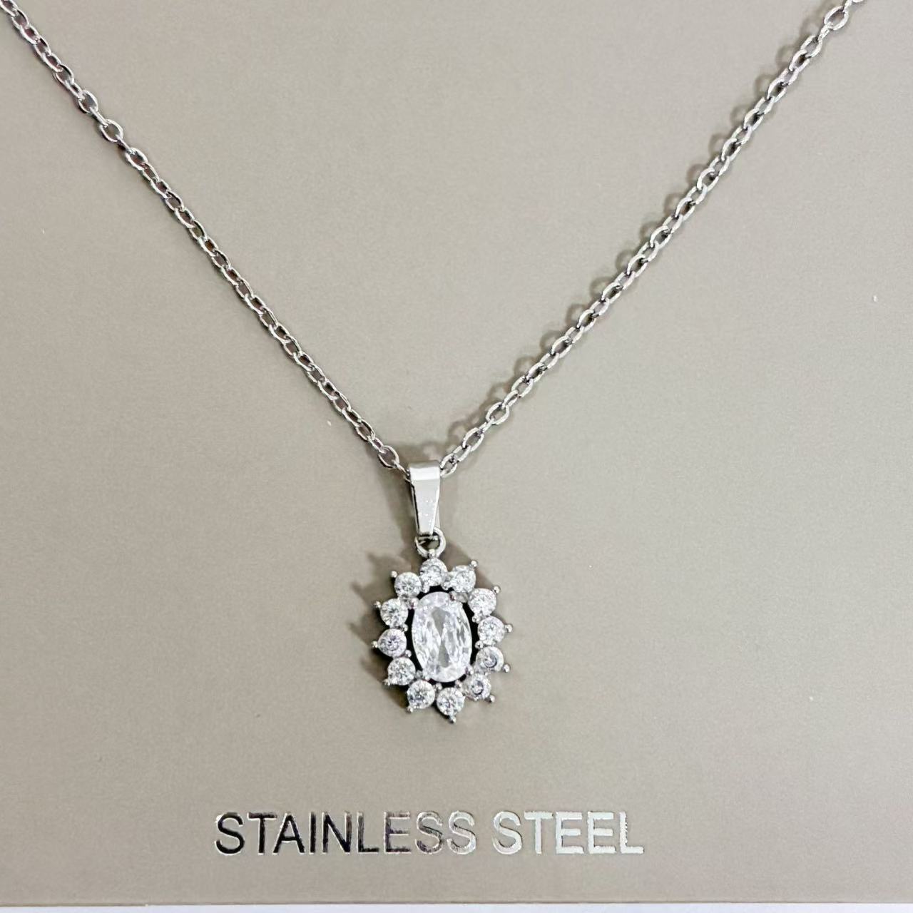 Collana “Regina di Luce”