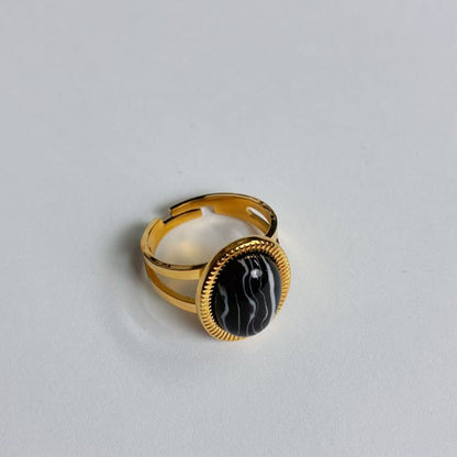 Anello con Pietra Ovale Nera – Acciaio Inossidabile Oro