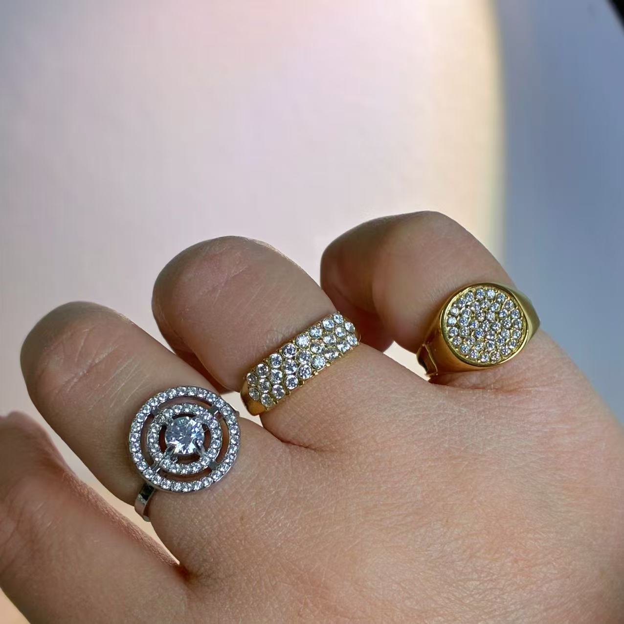 Anello “Fascia di Brillanti” – Eleganza senza tempo