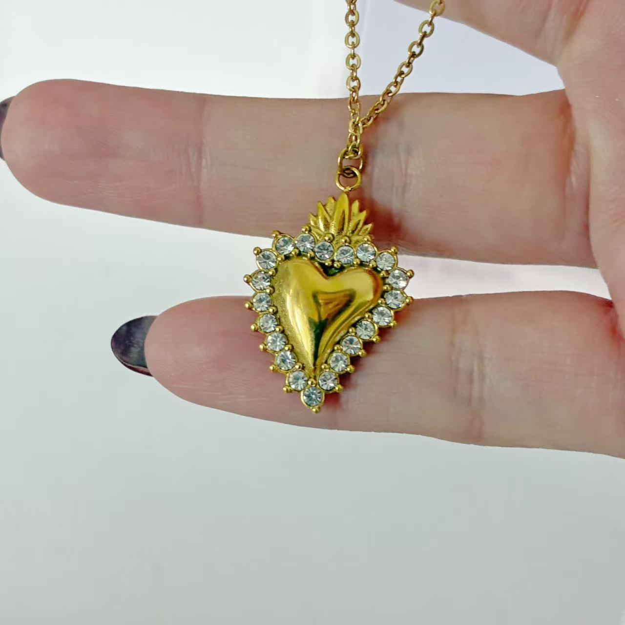 Collana “Cuore Divino”