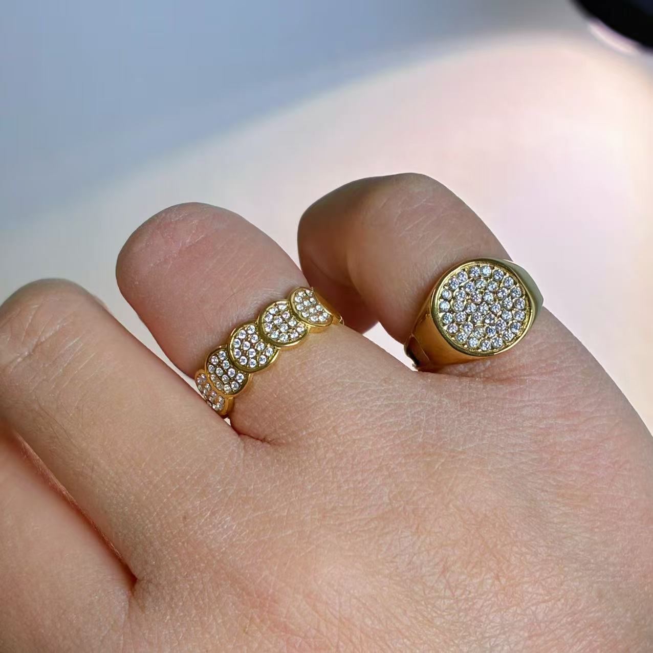 Anello “Cerchi di Luce” – Eleganza che brilla