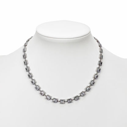 Collana “Luce Geometrica” – Eleganza Strutturata e Brillantezza Moderna